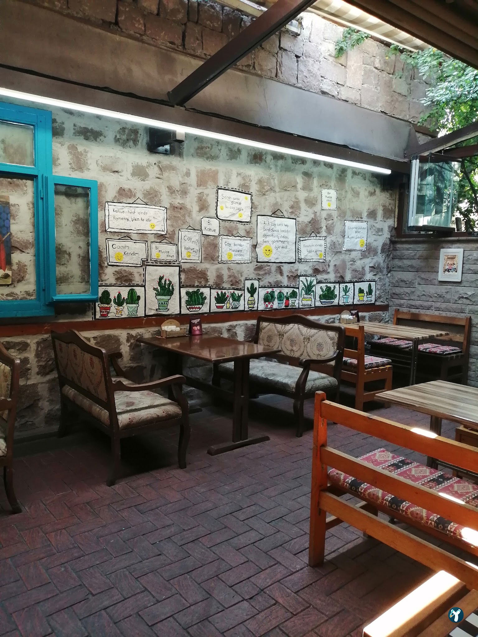 Tari̇hi̇ Hamamönü Kahveci̇si̇
