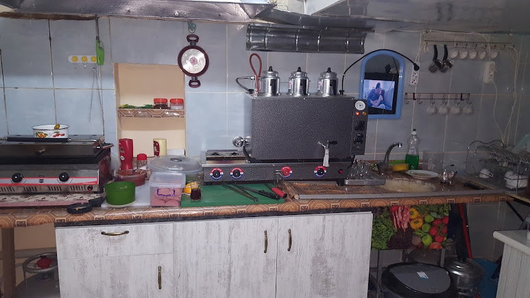 ADRES APERATİF Tost Ve Çay Evi