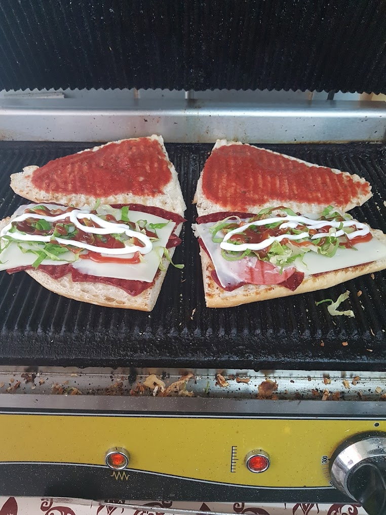 ADRES APERATİF Tost Ve Çay Evi