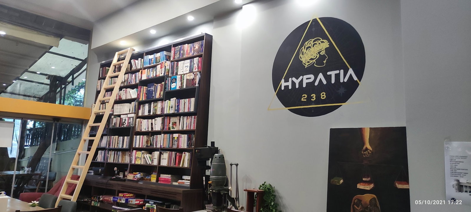 Hypatia Kütüphane Cafe