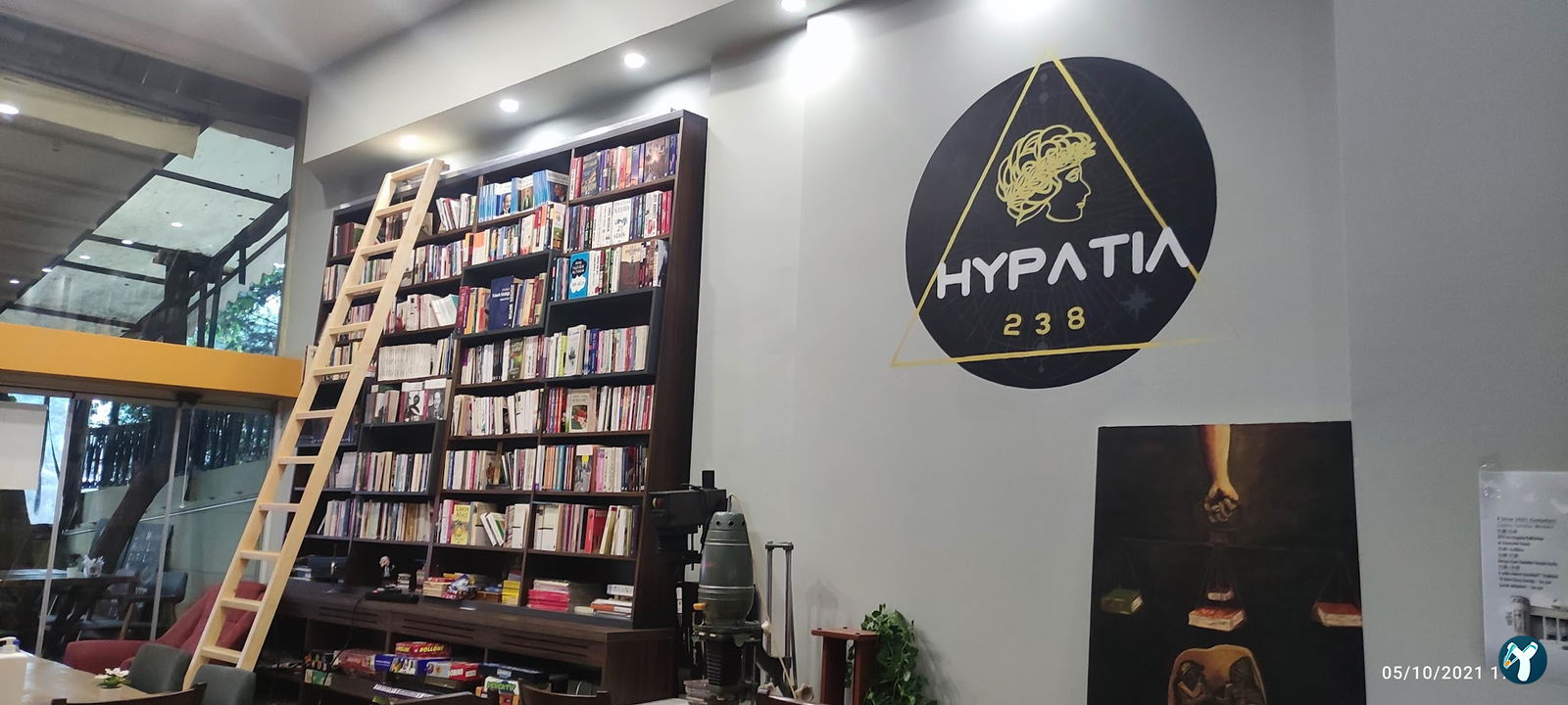 Hypatia Kütüphane Cafe