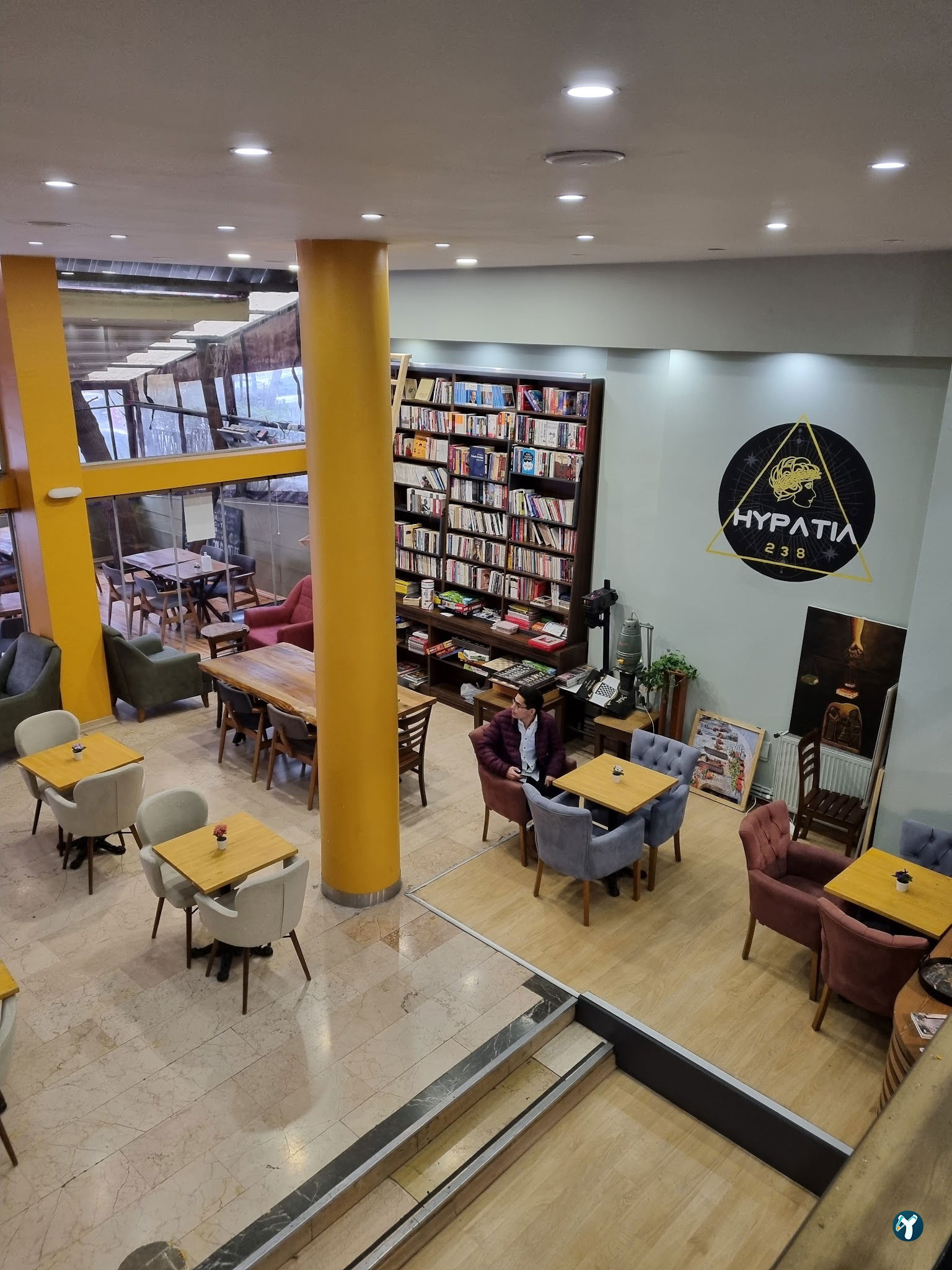 Hypatia Kütüphane Cafe