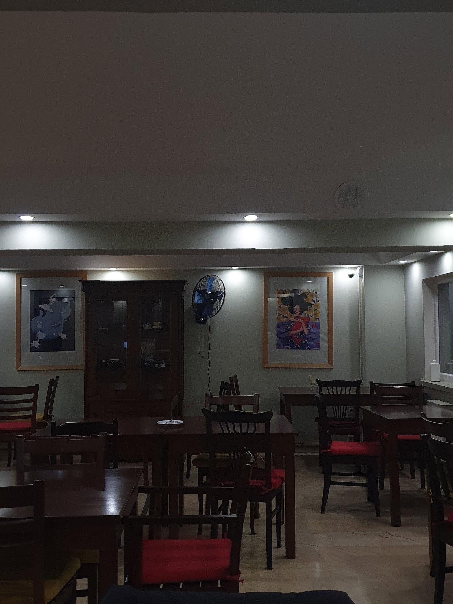Hypatia Kütüphane Cafe