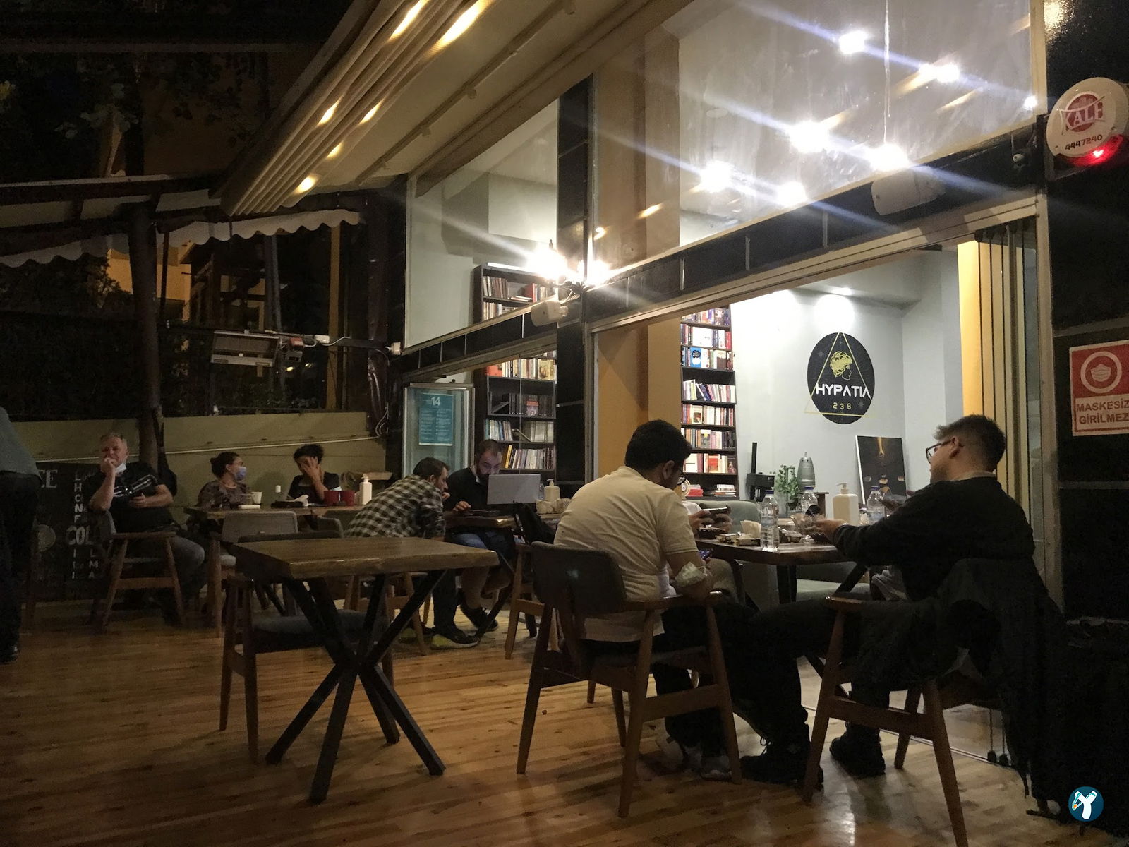 Hypatia Kütüphane Cafe