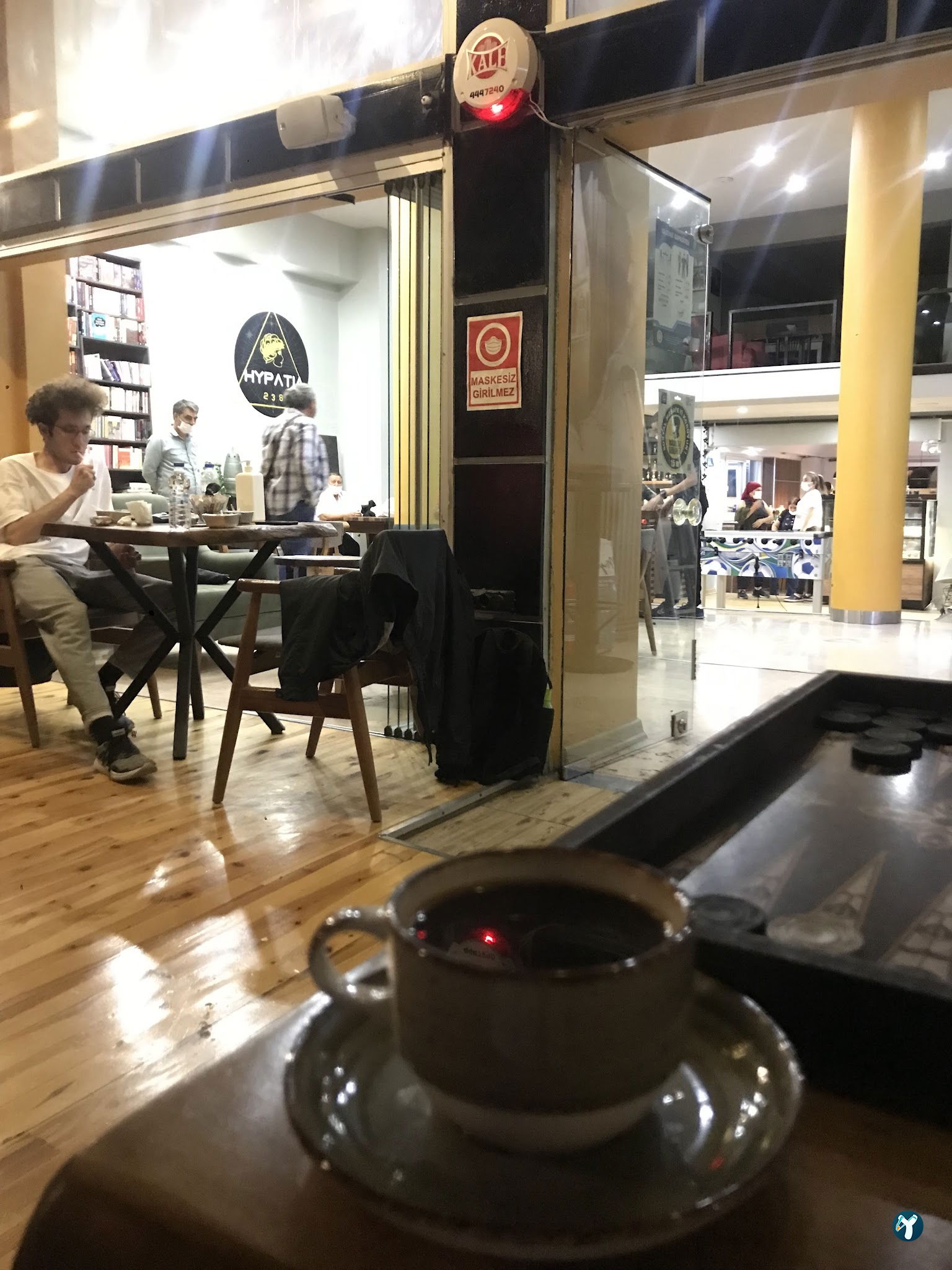 Hypatia Kütüphane Cafe