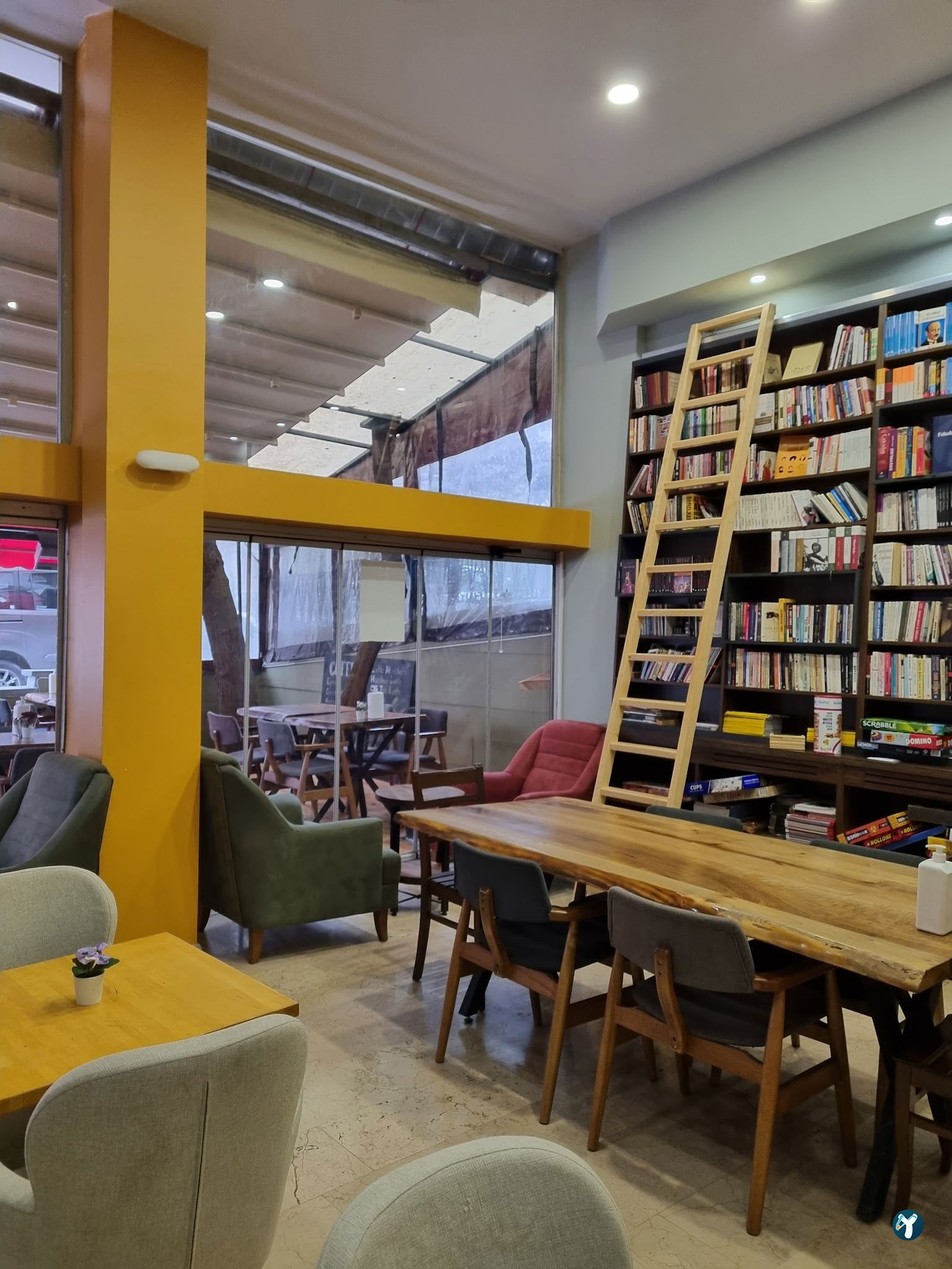Hypatia Kütüphane Cafe