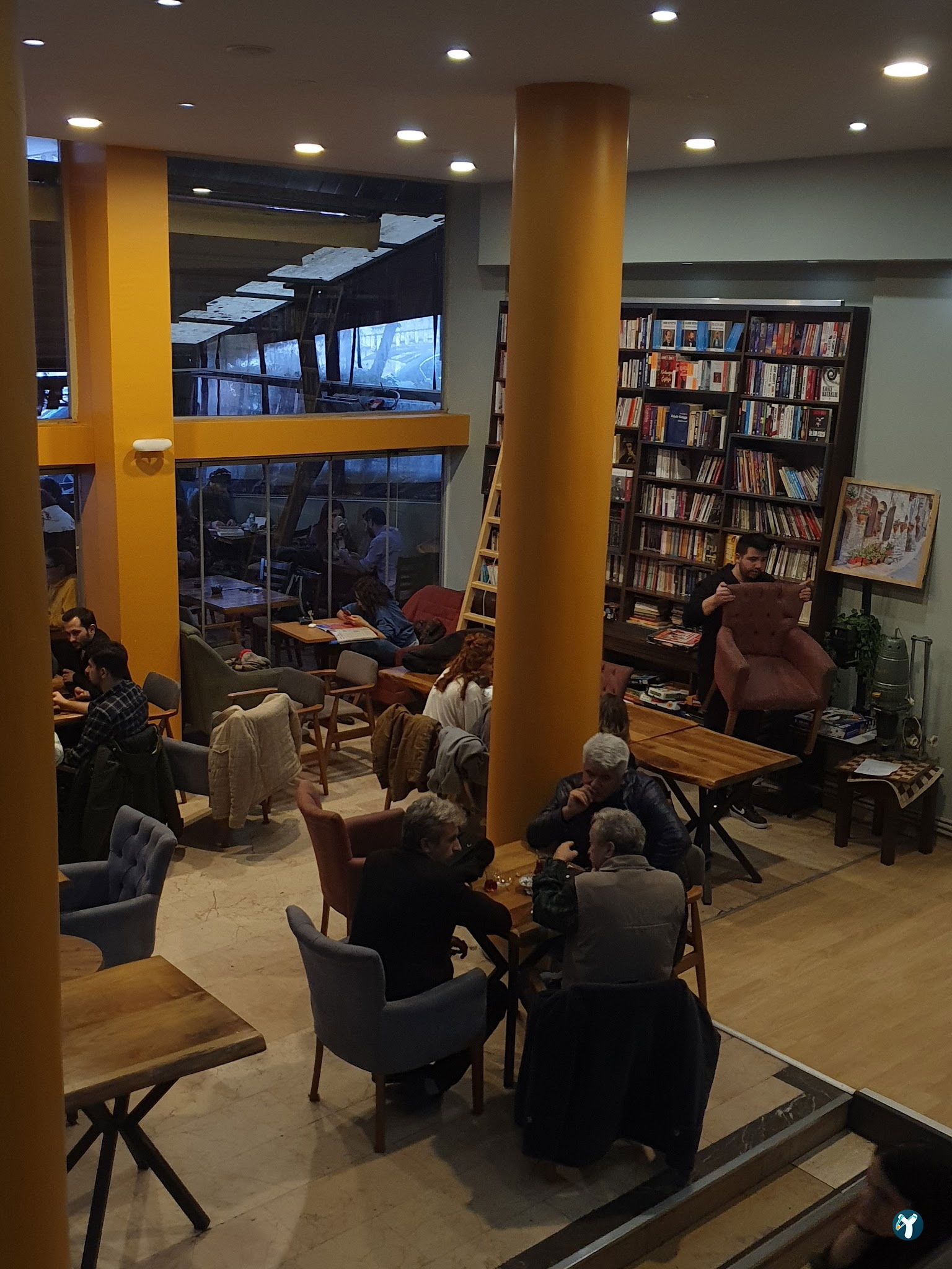 Hypatia Kütüphane Cafe