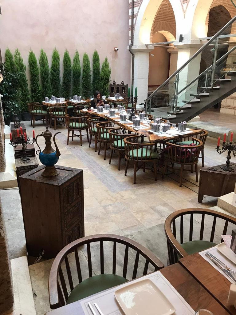 La Fondue Restaurant Cafe