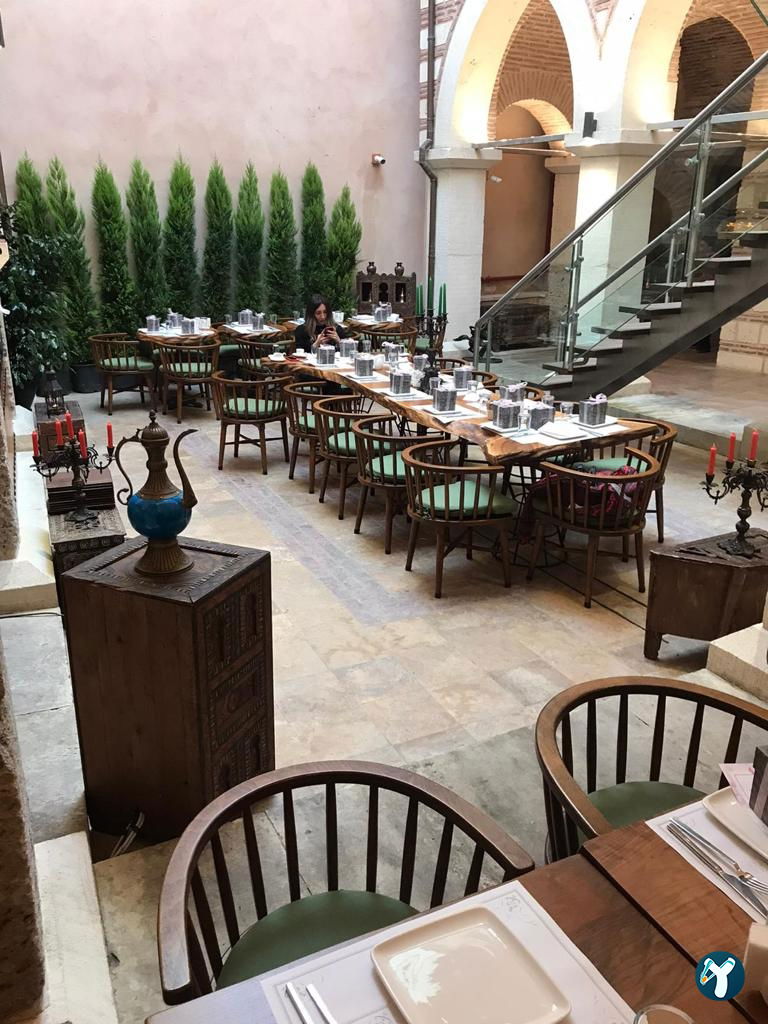 La Fondue Restaurant Cafe