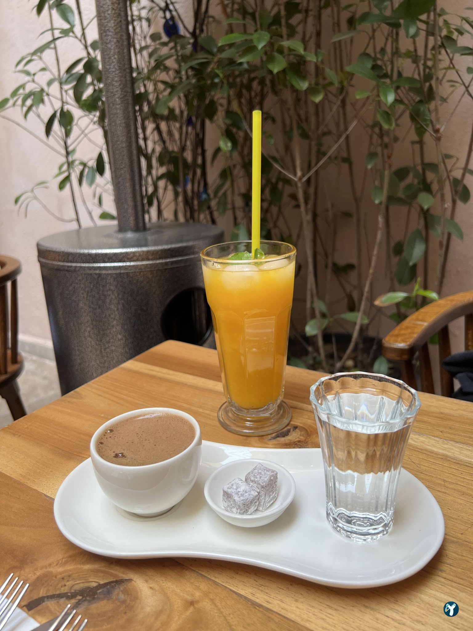 La Fondue Restaurant Cafe