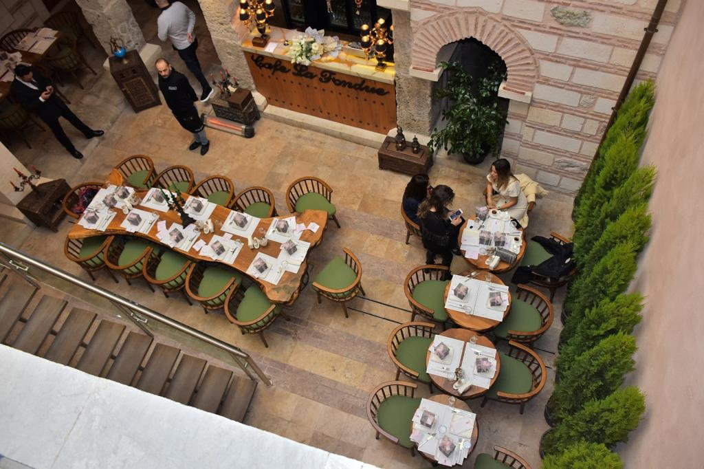 La Fondue Restaurant Cafe