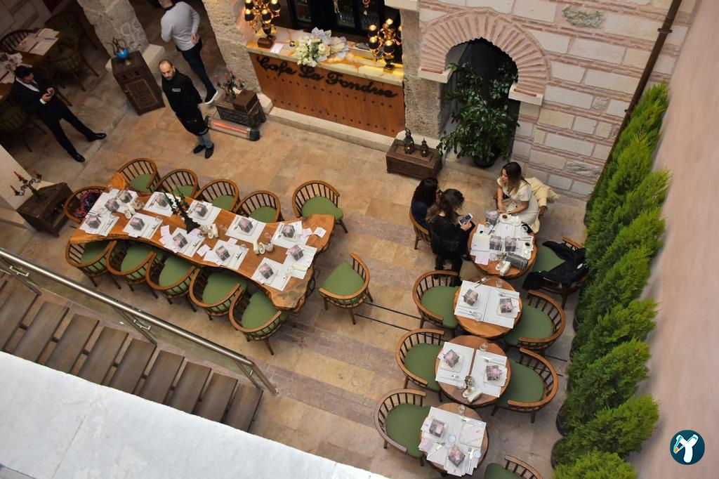La Fondue Restaurant Cafe