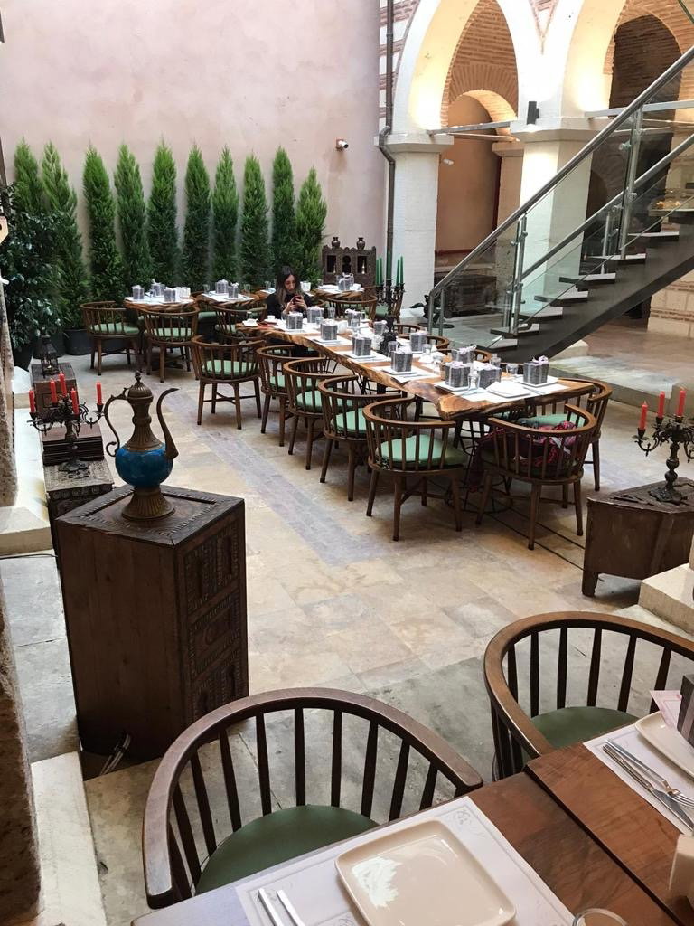 La Fondue Restaurant Cafe