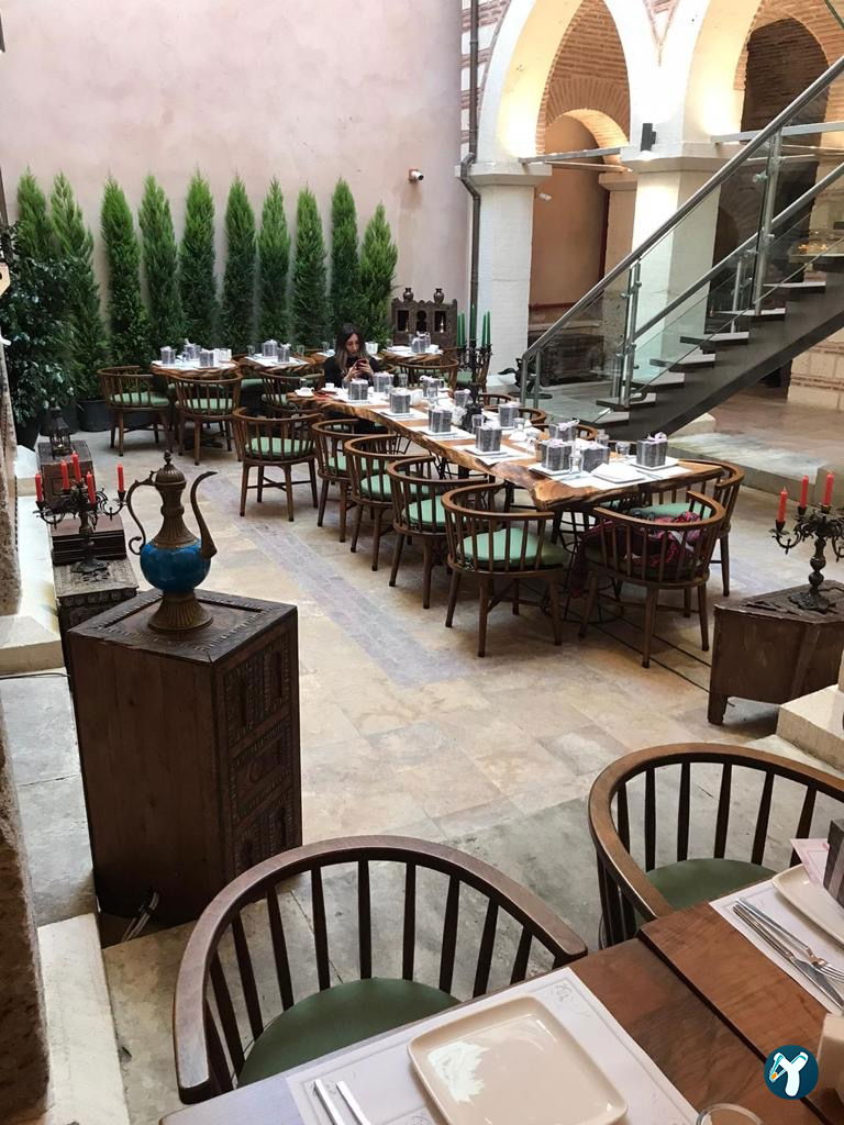 La Fondue Restaurant Cafe