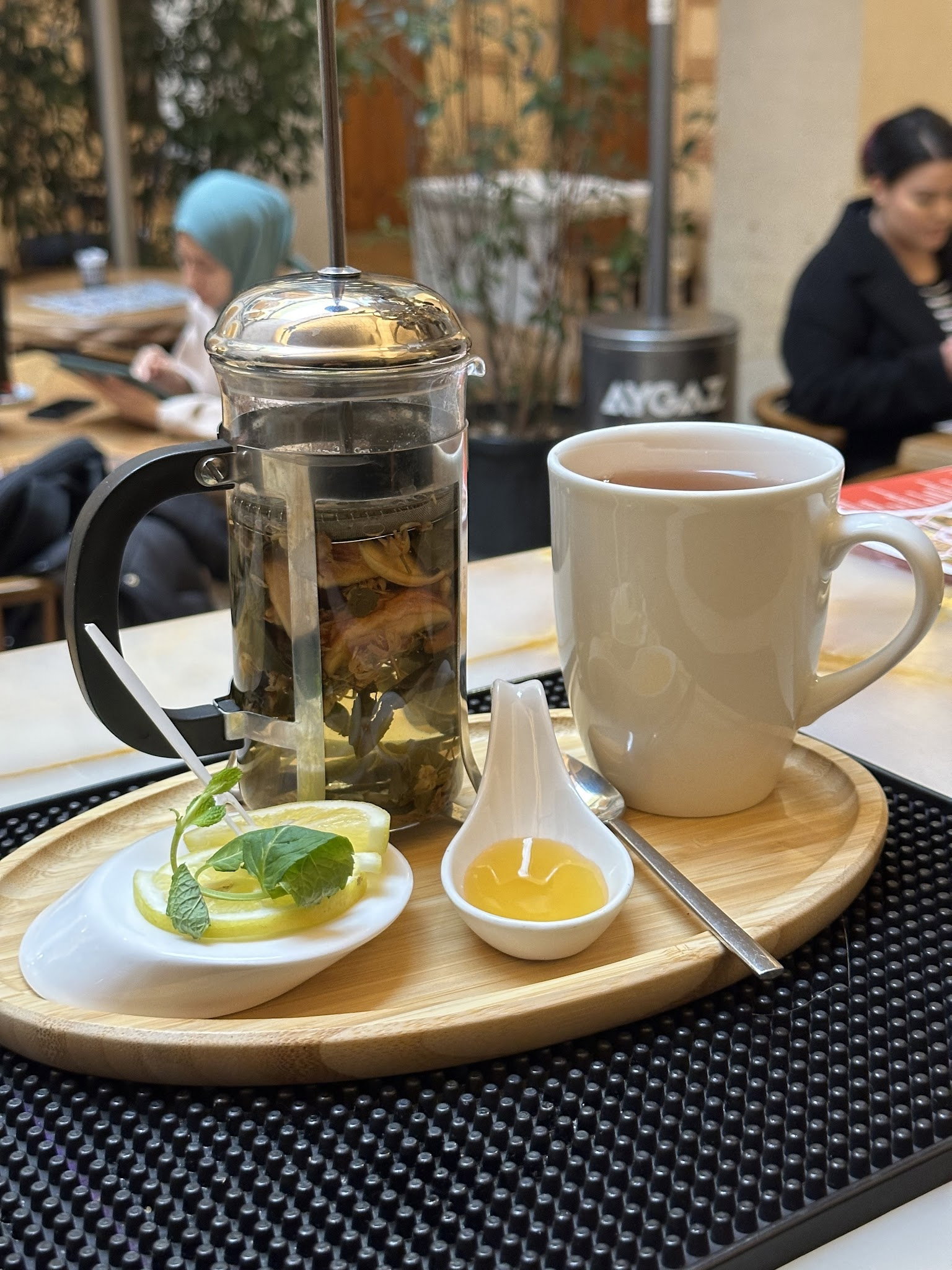 La Fondue Restaurant Cafe