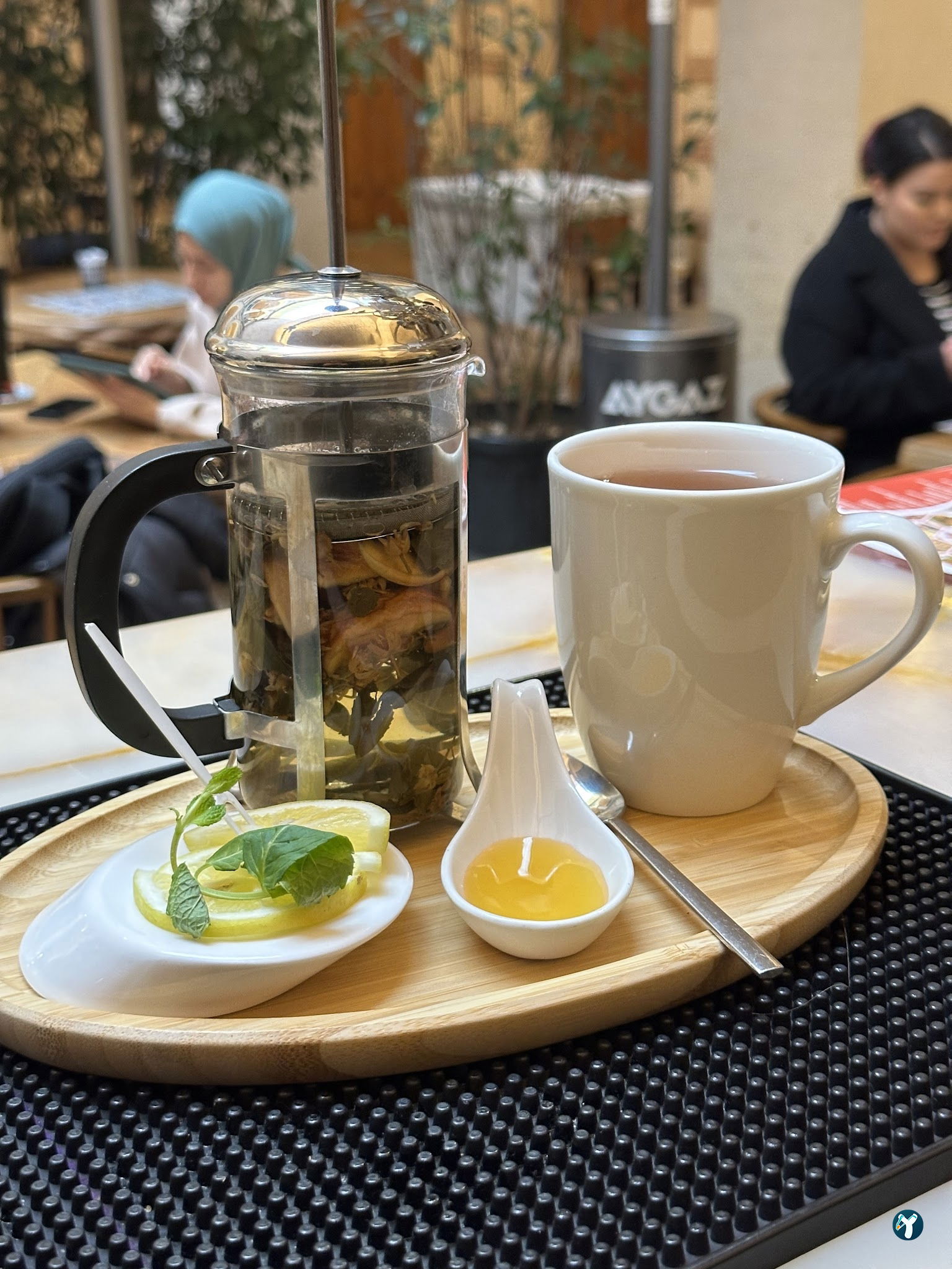 La Fondue Restaurant Cafe