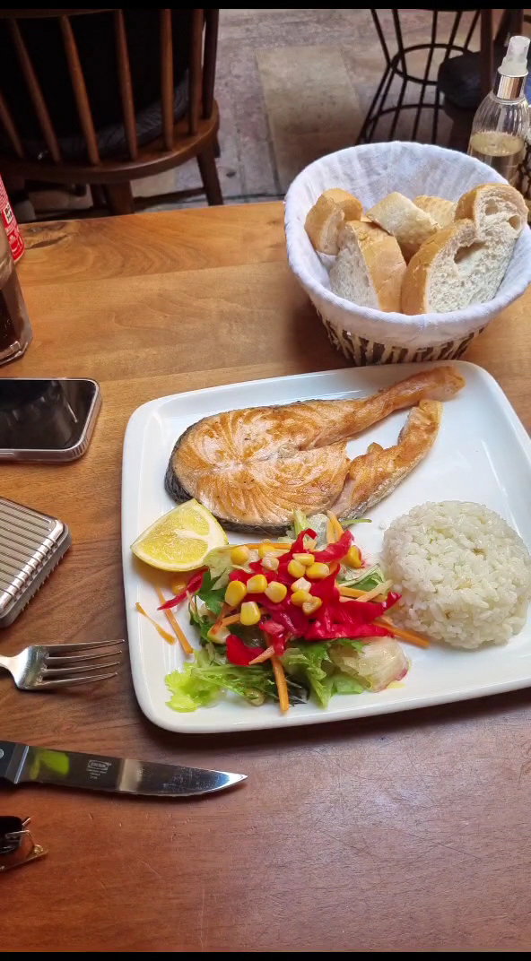 La Fondue Restaurant Cafe