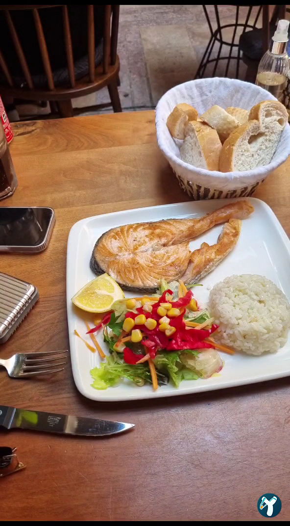 La Fondue Restaurant Cafe