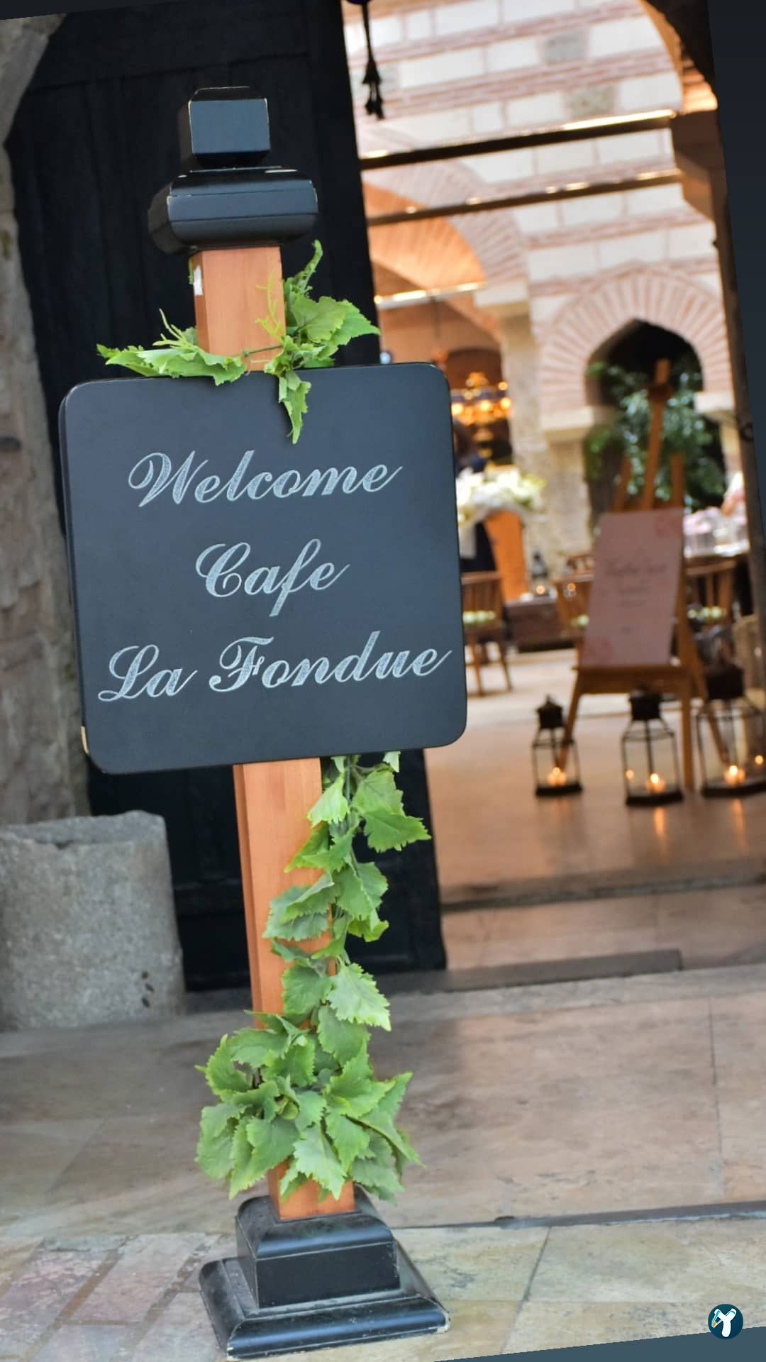 La Fondue Restaurant Cafe