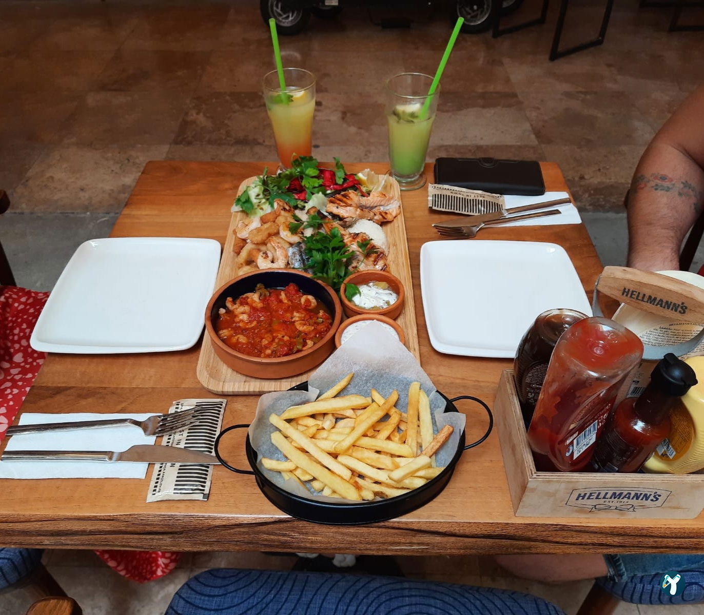 La Fondue Restaurant Cafe