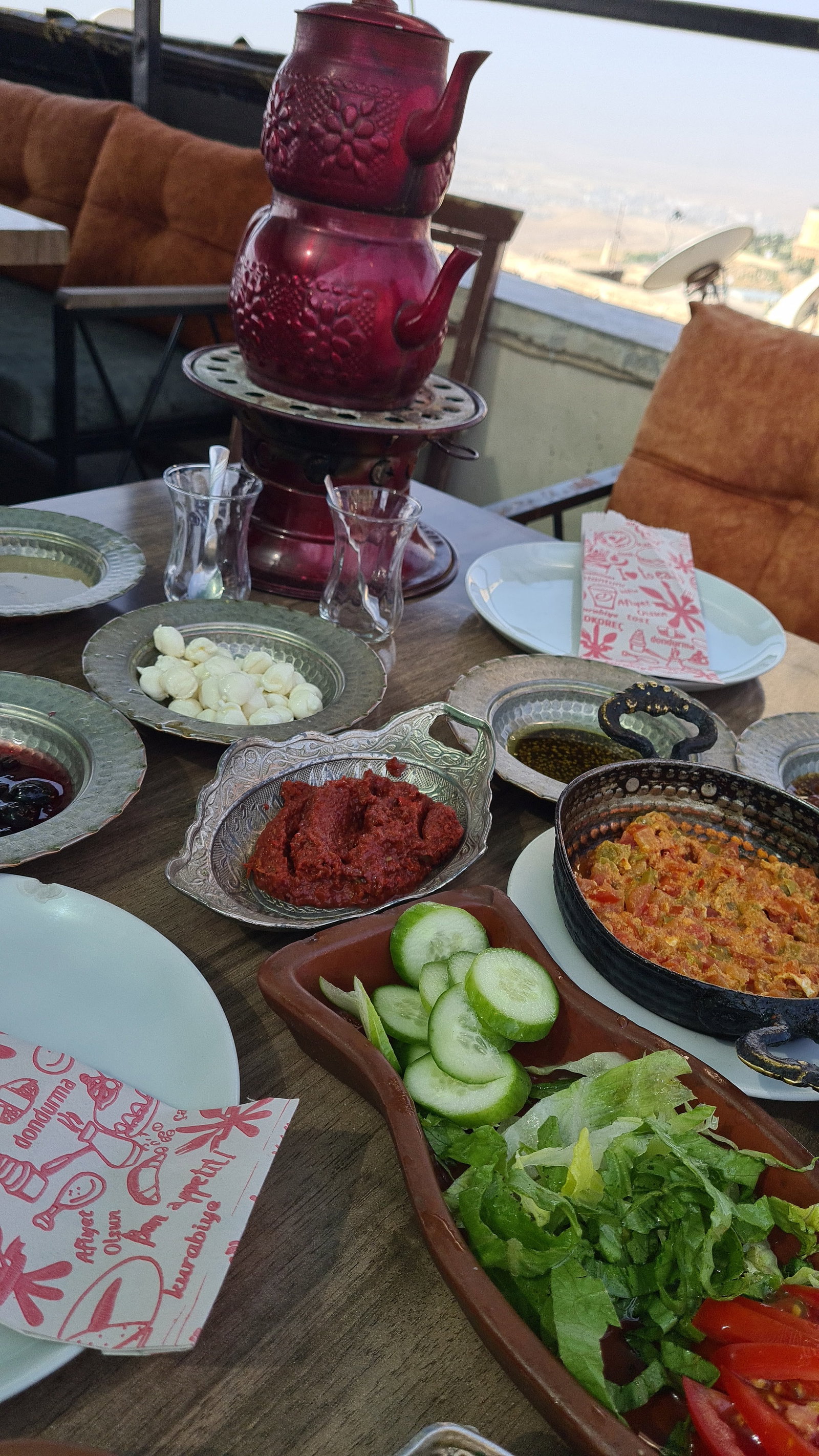 Mardi̇N Keyf-İ Teras Kahvalti Salonu