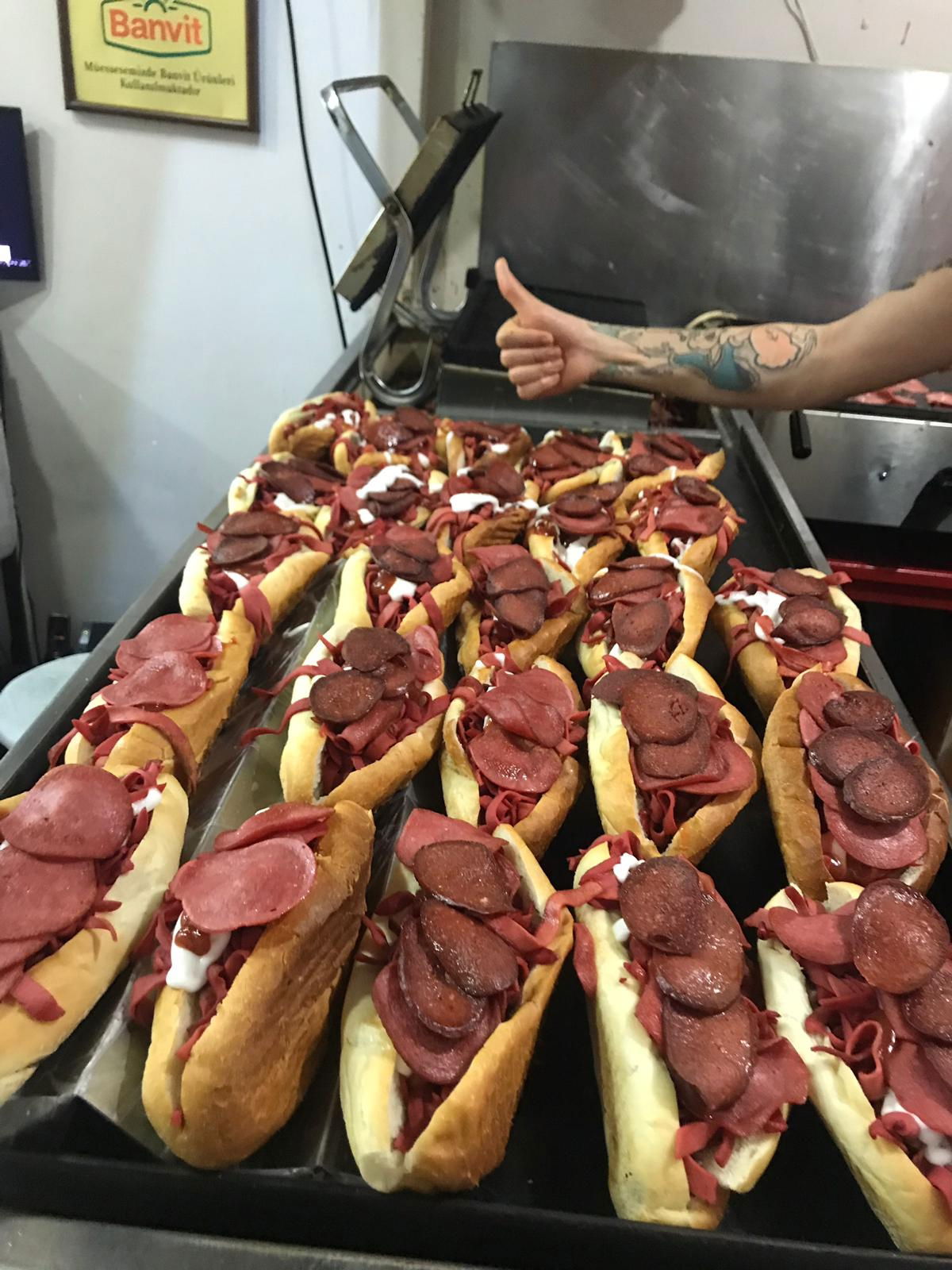 Ban Ban Kömürde Kumru Ve Sandi̇vi̇ç