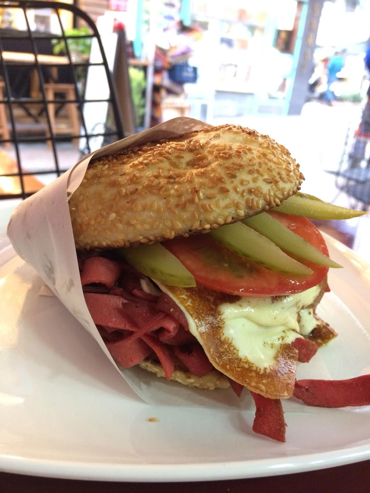 Ban Ban Kömürde Kumru Ve Sandi̇vi̇ç