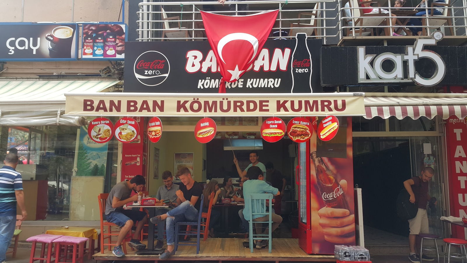 Ban Ban Kömürde Kumru Ve Sandi̇vi̇ç