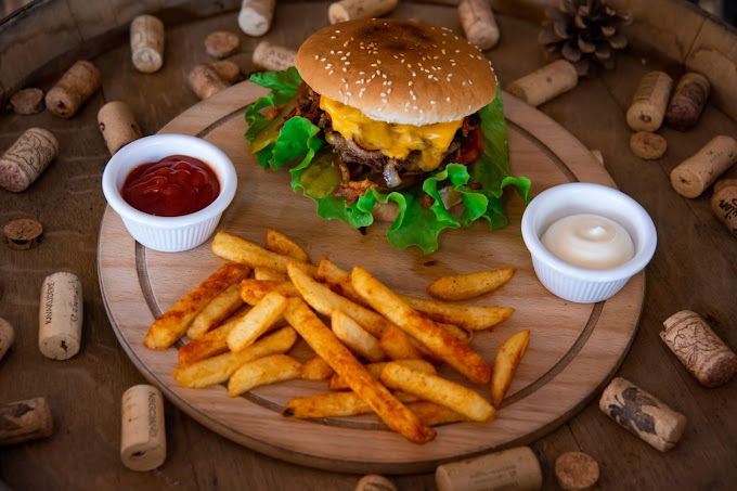 Blue & WhiteCafe & Bar