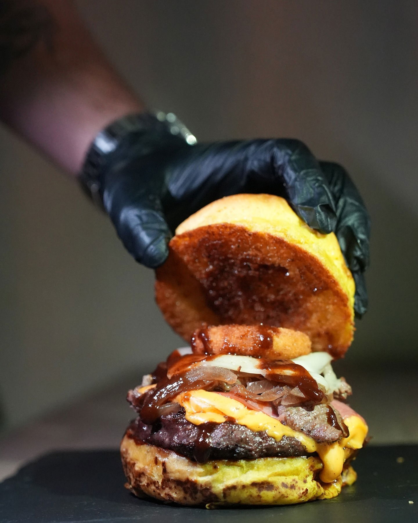 Neones Burger Karşıyaka