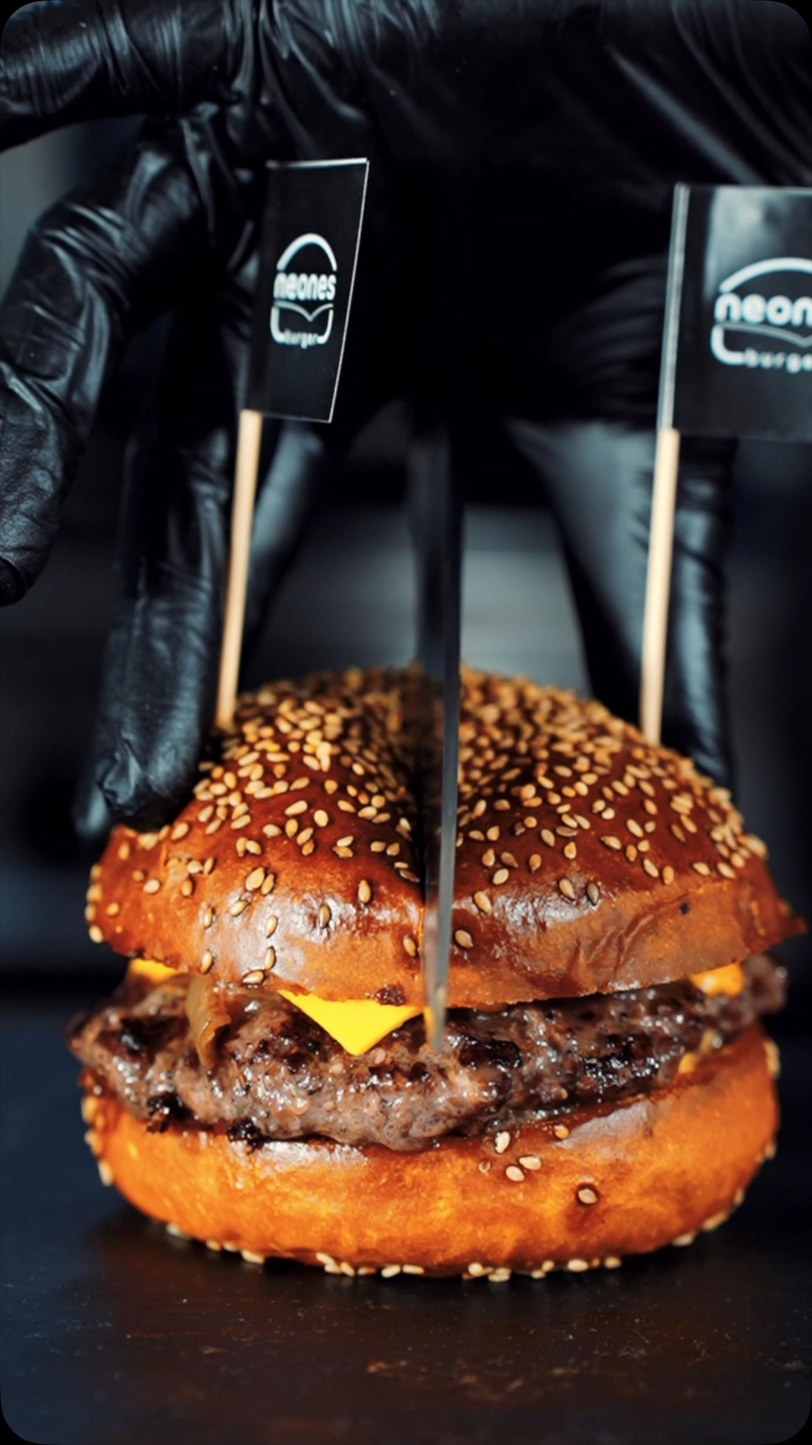 Neones Burger Karşıyaka