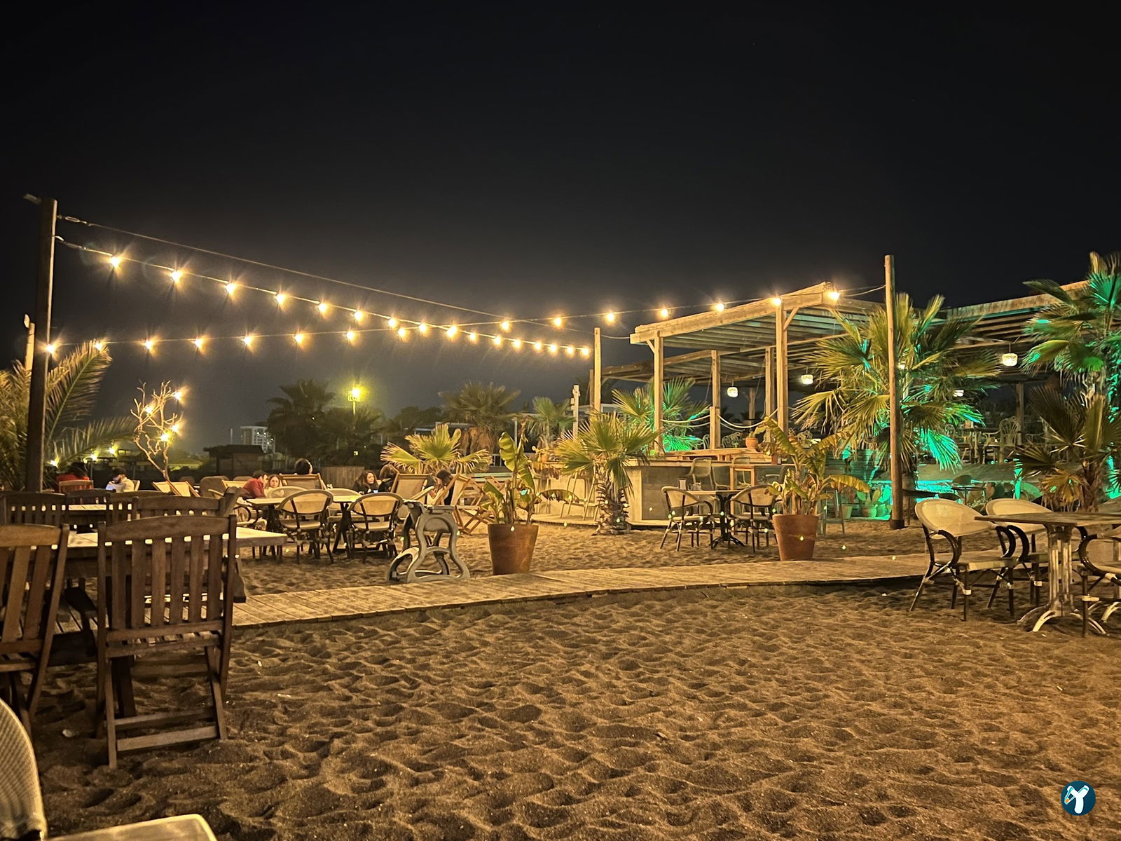 Red & White Beach