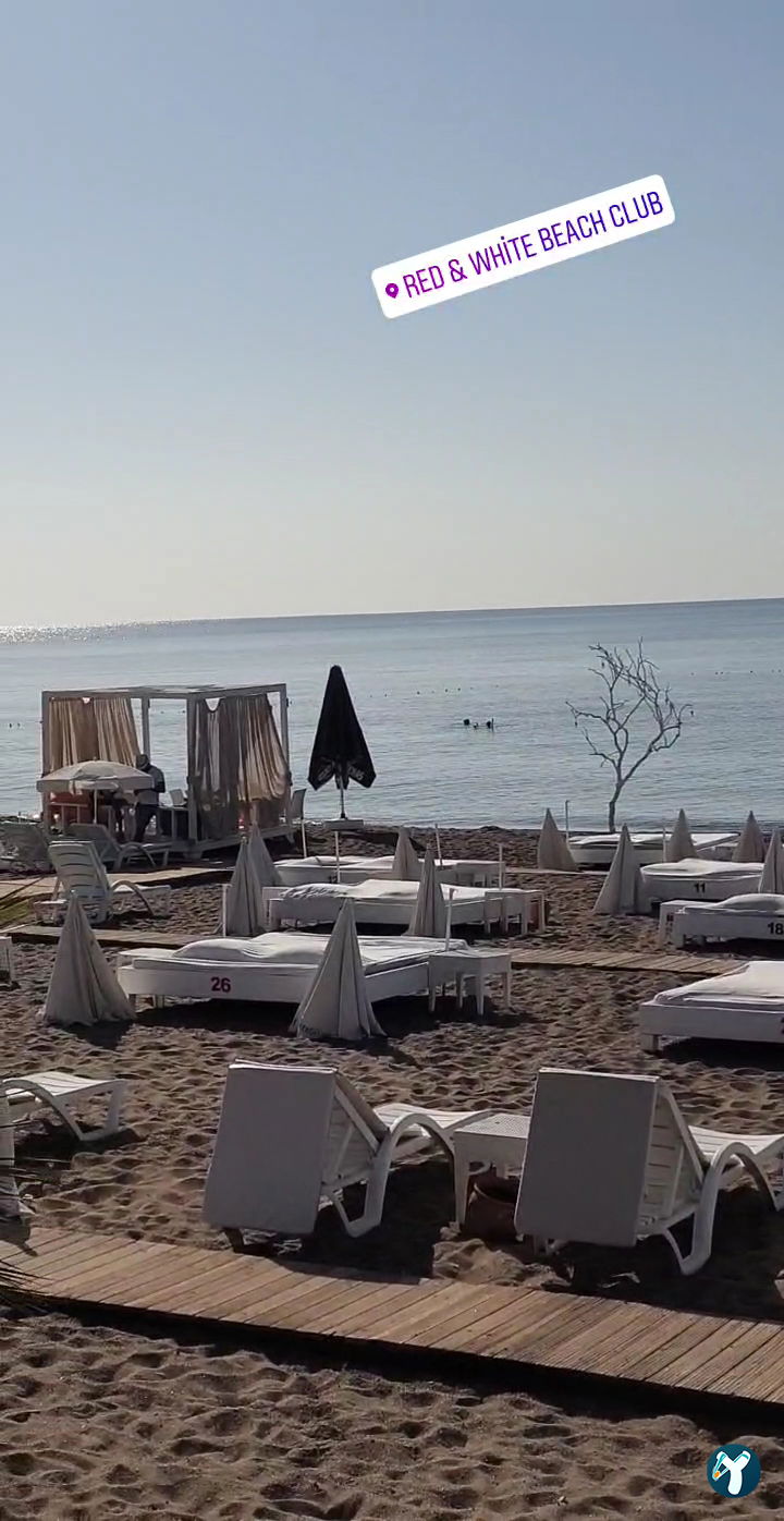 Red & White Beach