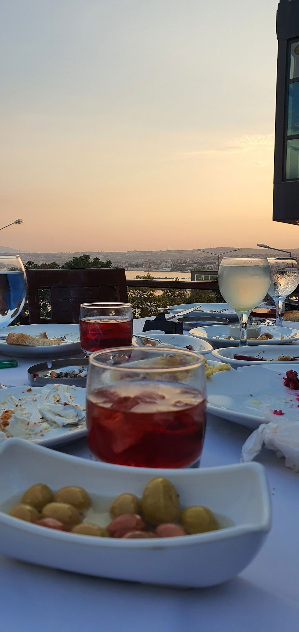 Arda Cunda Meze&Balık 2 (Hürriyet)