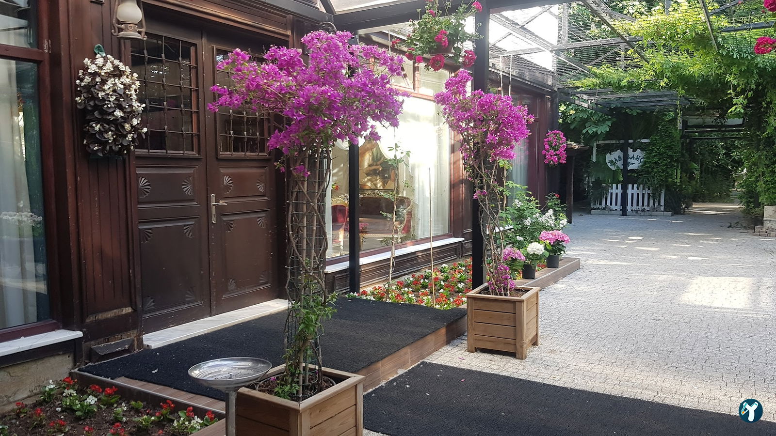 Beyaz Bahçe Restaurant