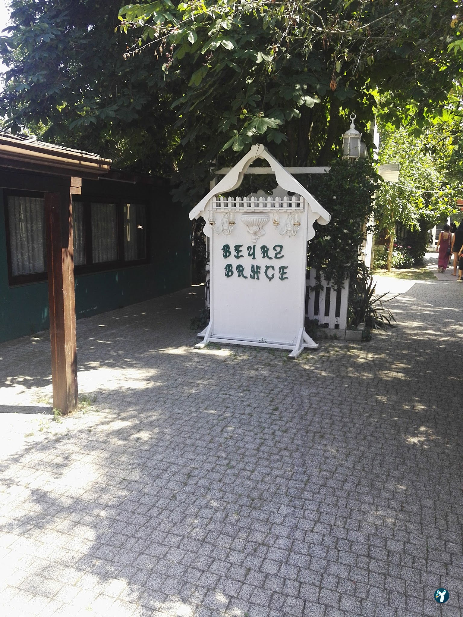 Beyaz Bahçe Restaurant