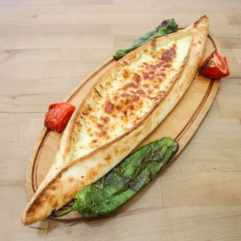 Sade Kaşarlı Pide