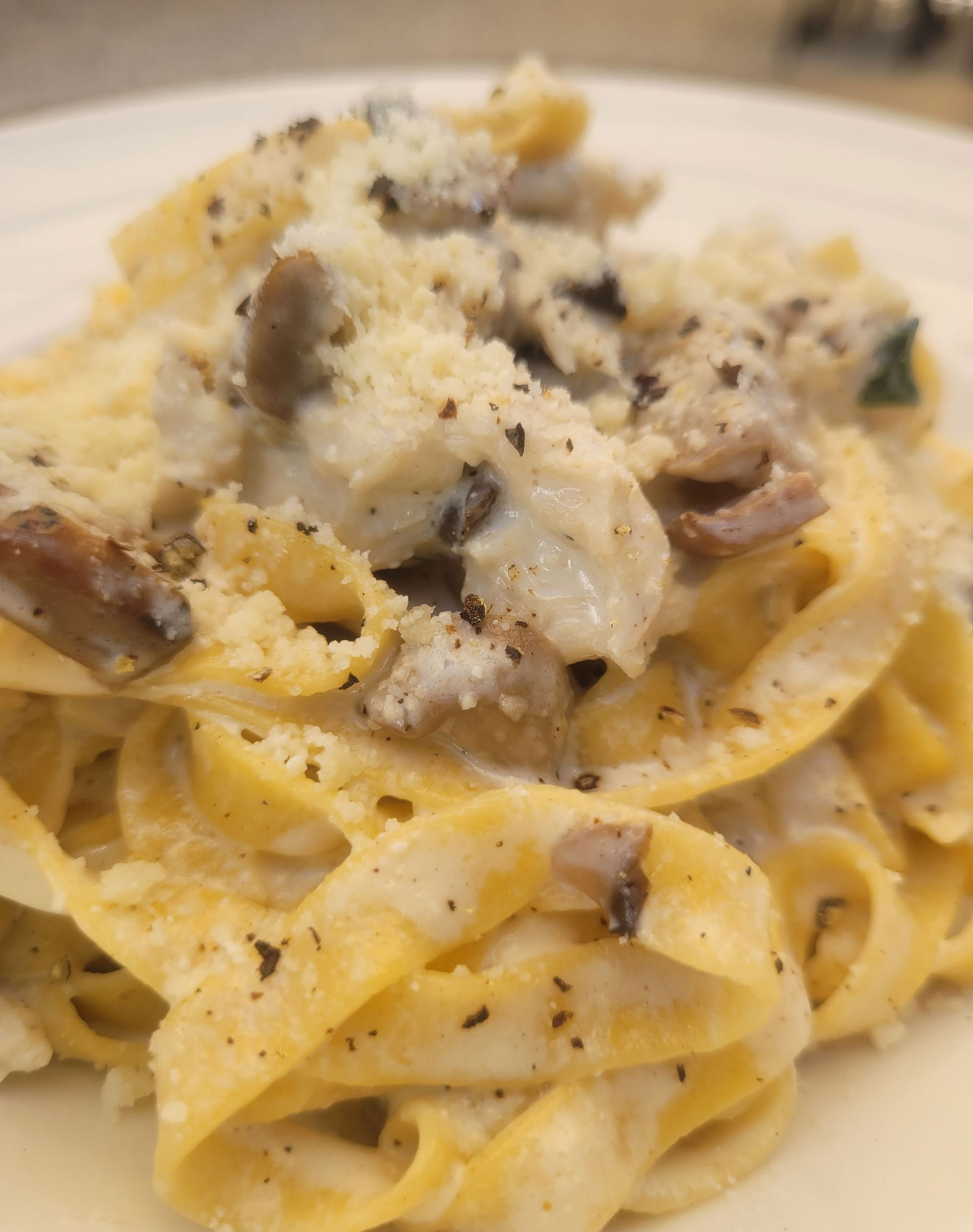Porçini Mantarlı & Trüf Zeytinyağlı Tagliatelle