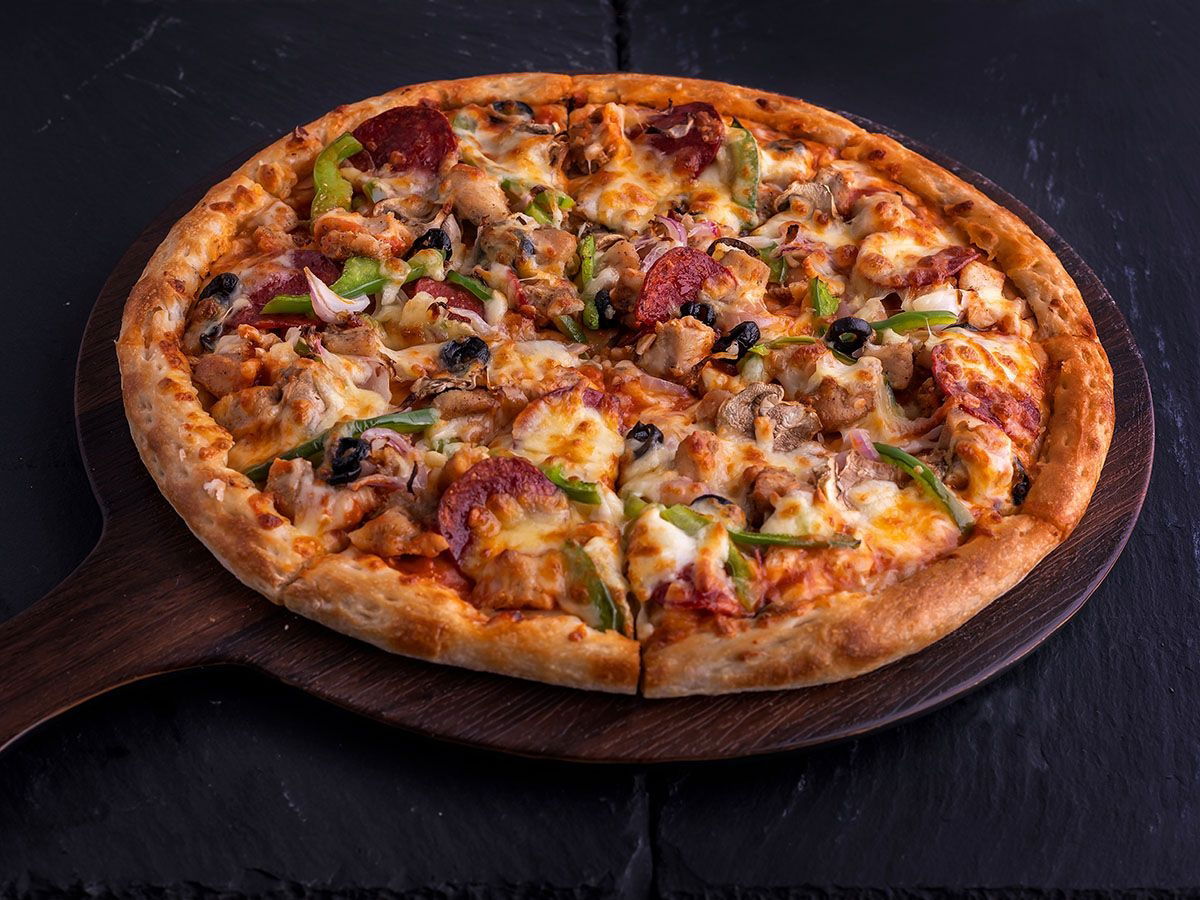 Tavuklu Barbekü Soslu Pizza