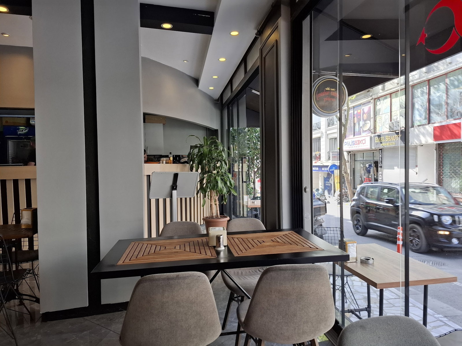 Meşhur Tostçu, Bayrampaşa (Yıldırım Mah. - Avasköy Yolu)