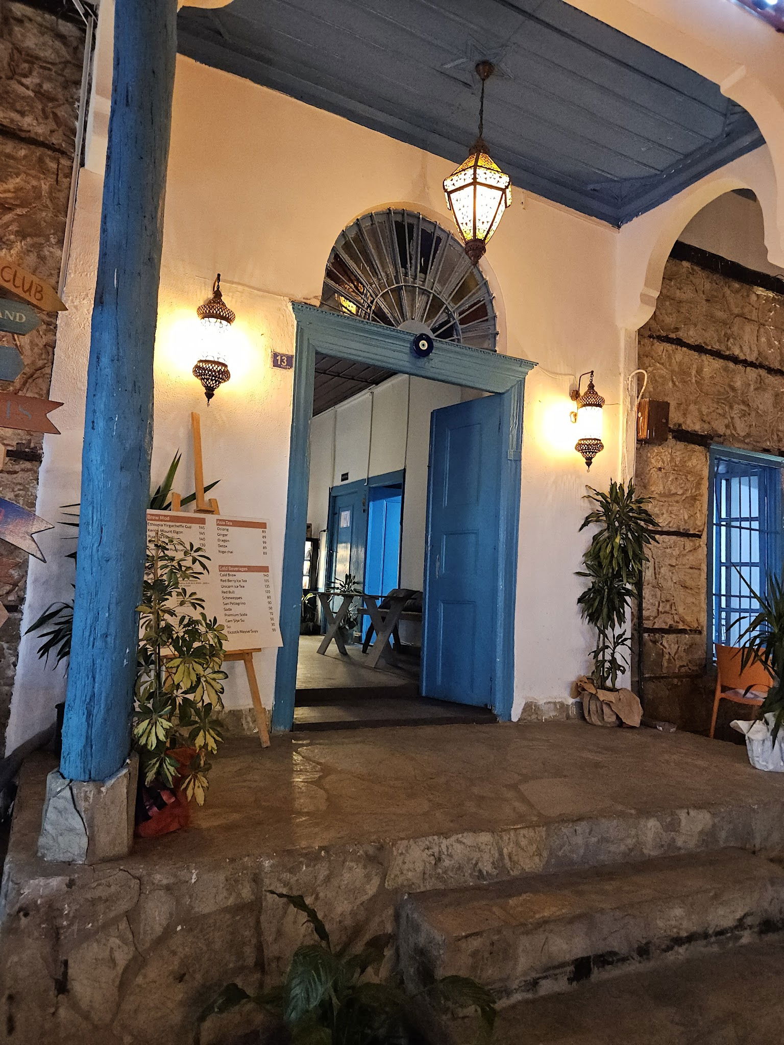 Ms. Neilos Coffees Alanya