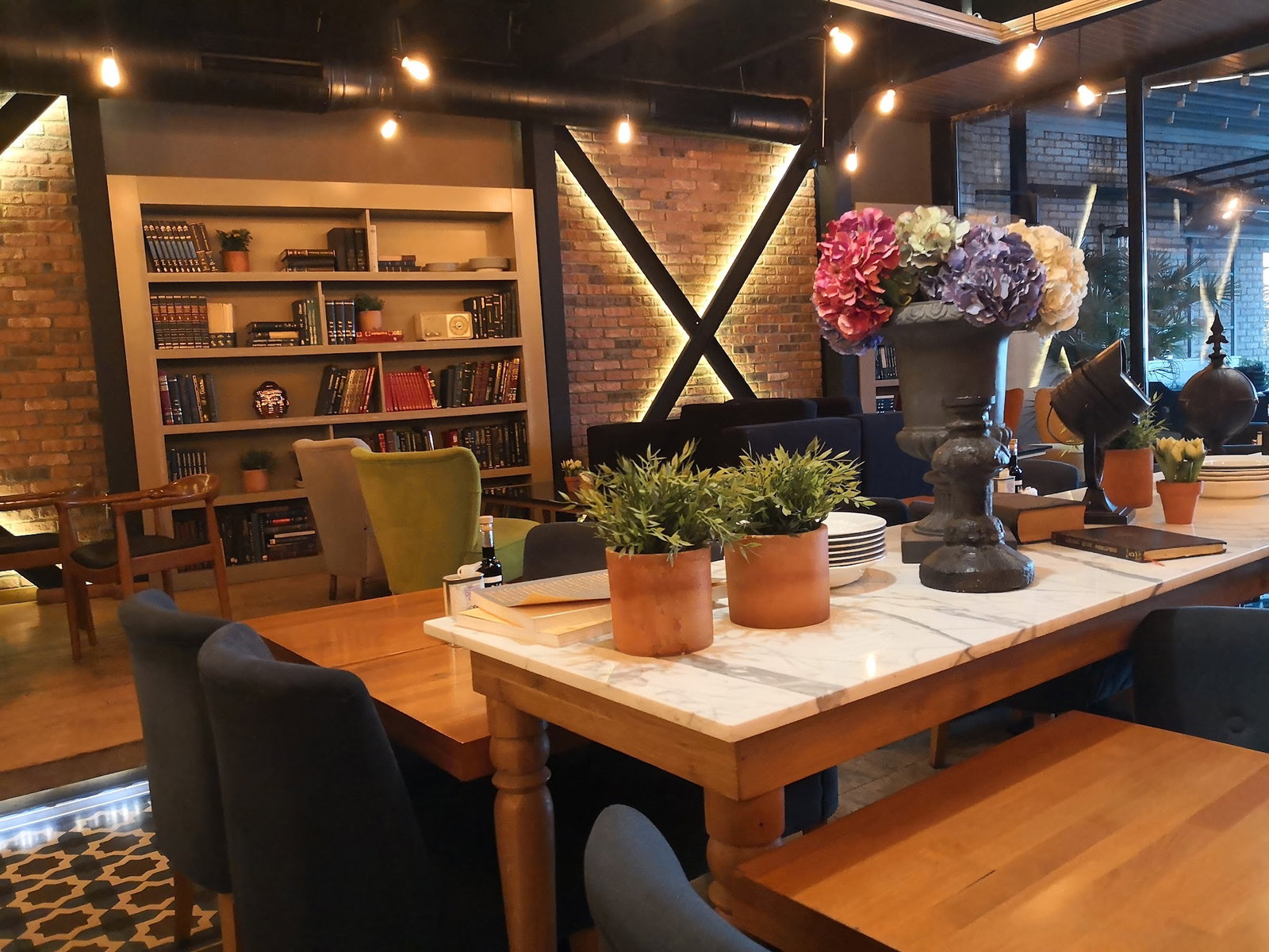 Boon Cafe And Restaurant