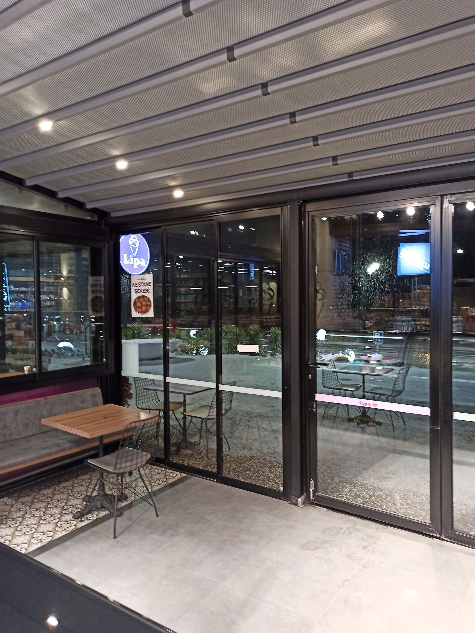 Lipa Dondurma Ve Cafe