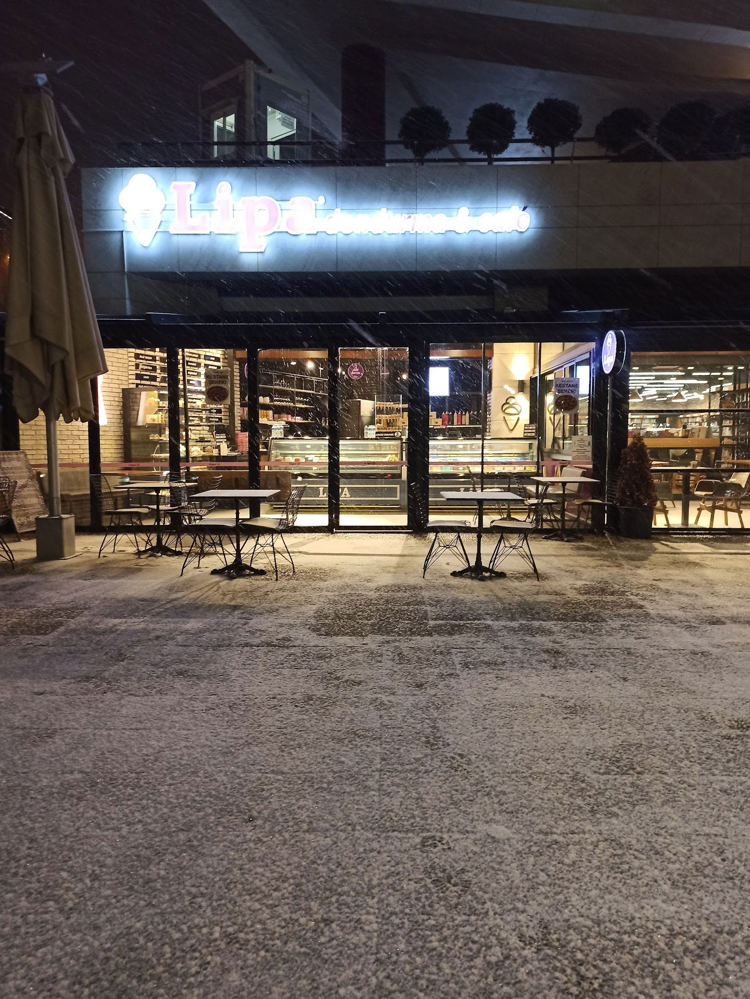 Lipa Dondurma Ve Cafe