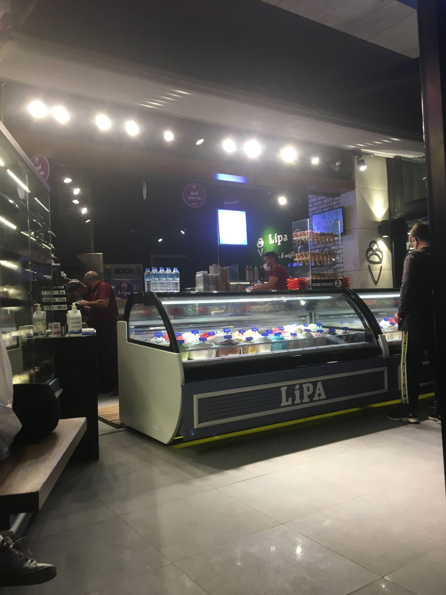 Lipa Dondurma Ve Cafe