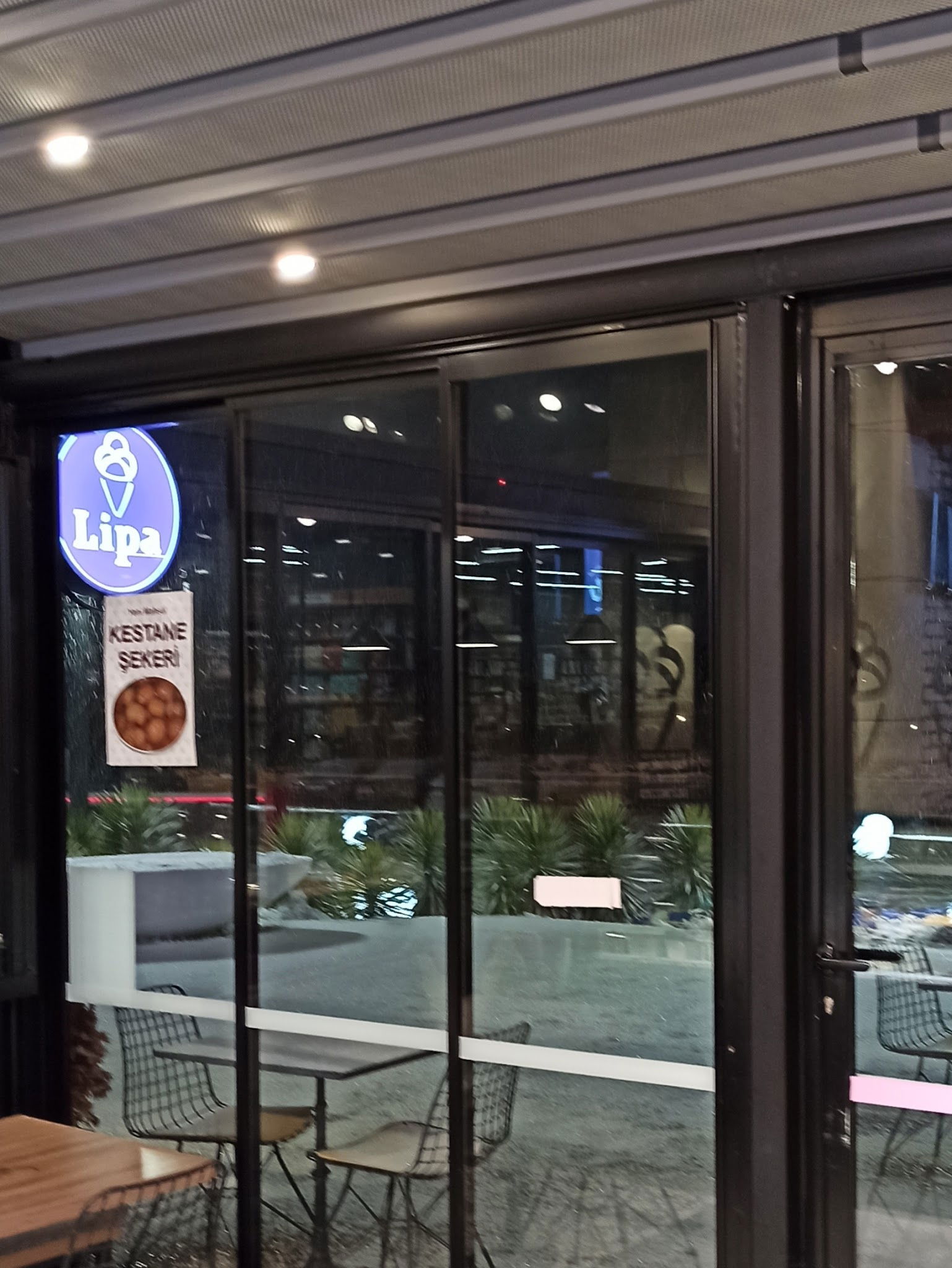 Lipa Dondurma Ve Cafe