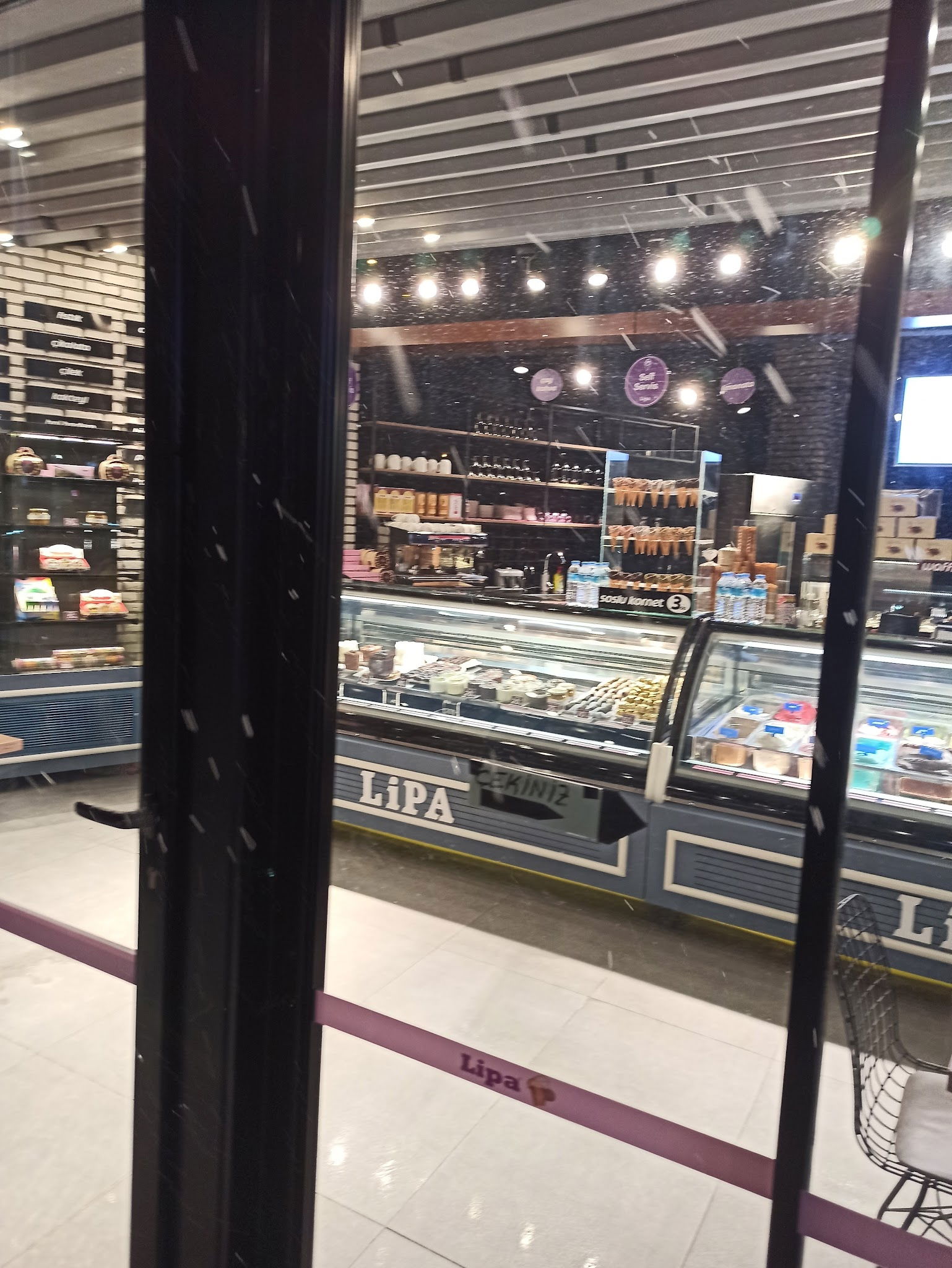 Lipa Dondurma Ve Cafe