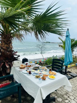 Kiyi Cafe Kir Kahvaltisi resimleri