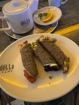Della Fame resimleri