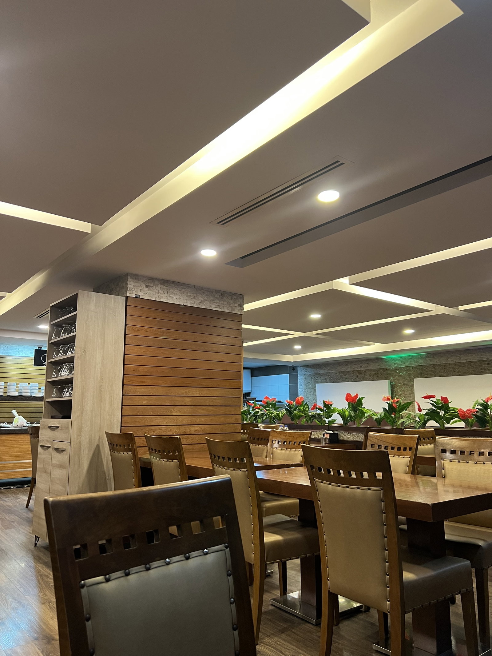 Ahmet Usta Kebap Salonu Kemerkaya Şubesi̇
